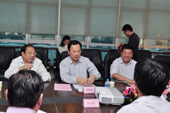 市政協主席周敏煒等一行來我司視察(圖4) 市政協主席周敏煒等一行來我司視察(圖4)